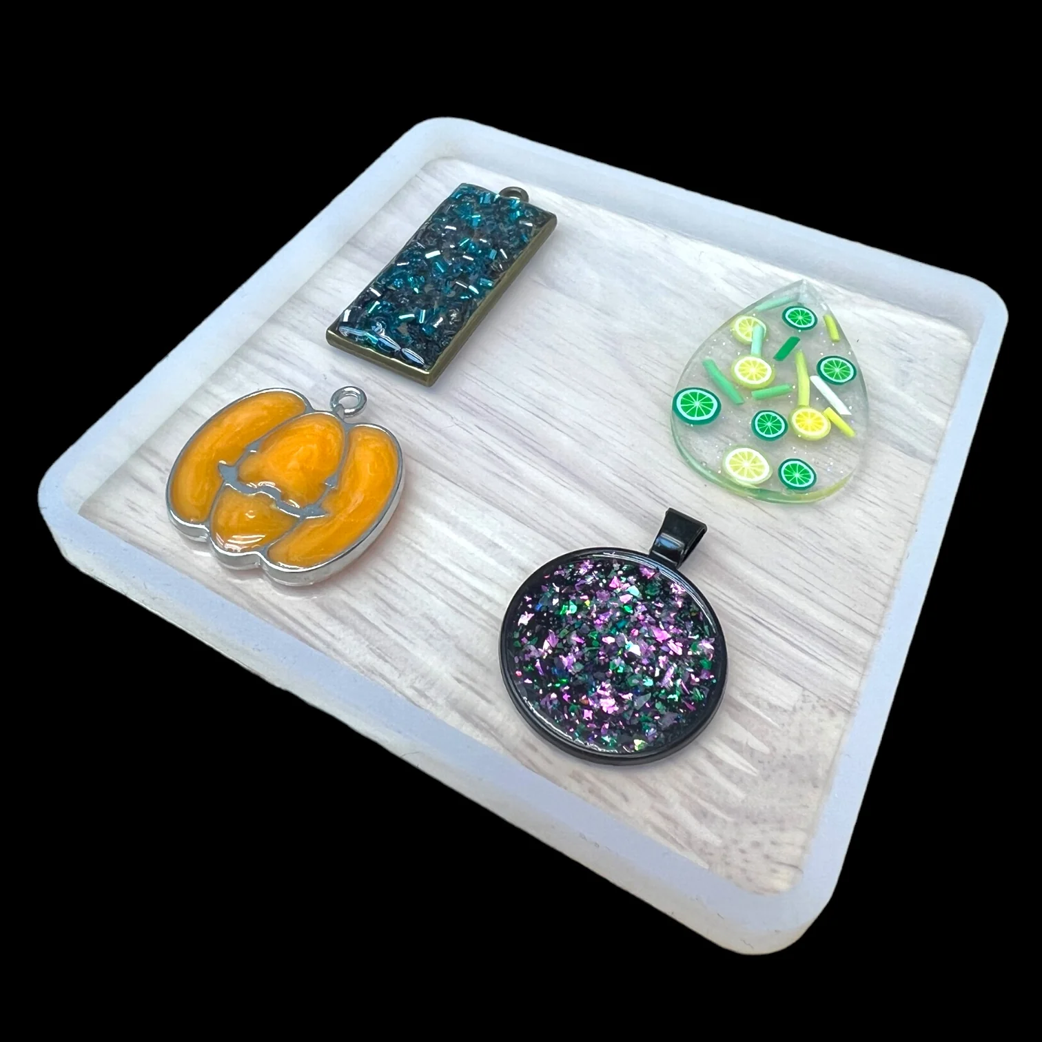 Stay Put Tray Mold for Backless Bezel UV Resin Jewelry - Image 4